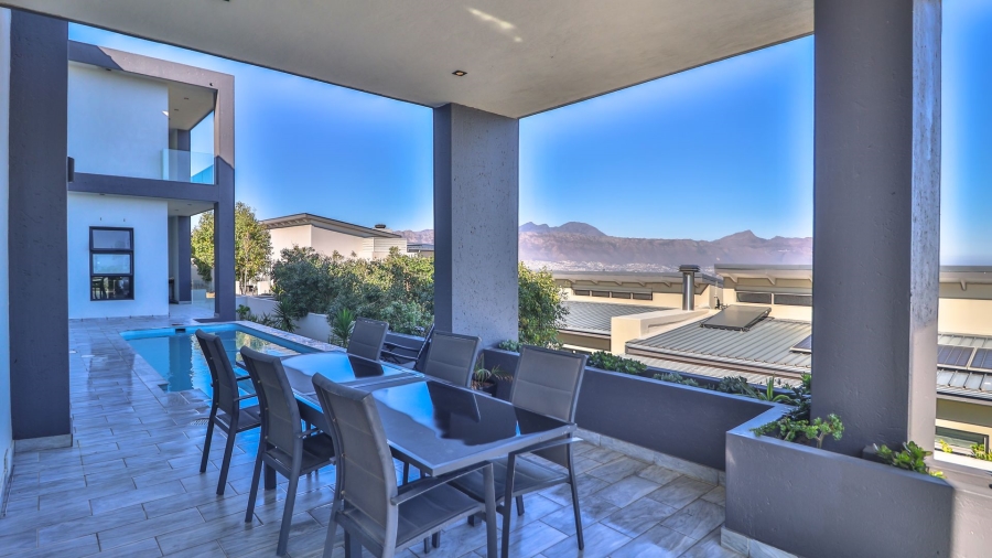 5 Bedroom Property for Sale in Fairhaven Country Estate Western Cape